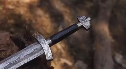 Hand Forged Damascus Steel Viking Sword / Battle Ready Medieval Sword , Northmen Viking Sword with Scabbard